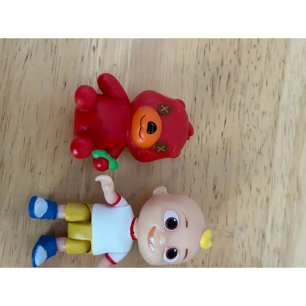CoComelon Figure Lot – JJ, Mom, Tom‑Tom & Teddy Bear